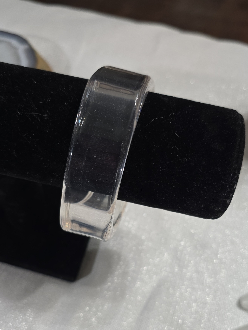 Vintage Clear Lucite Wide Chuncky Bangle Bracelet - Transparent - Picture 7 of 8